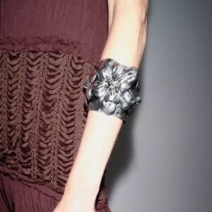 Zara brand new Limited edition Silver Floral Cuff Bracelet